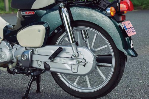 【レビュー】ホンダ「スーパーカブ110」インプレ（2025年）年齢も性別も関係なく楽しめる名車