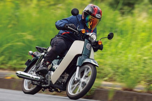 【レビュー】ホンダ「スーパーカブ110」インプレ（2025年）年齢も性別も関係なく楽しめる名車