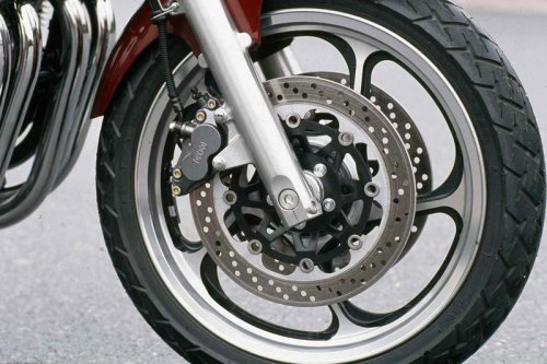 カワサキ「ゼファー1100」の系譜｜空冷・大排気量で人気を誇ったゼファーの最終完成形【バイクの歴史】