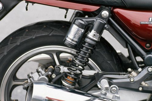 カワサキ「ゼファー1100」の系譜｜空冷・大排気量で人気を誇ったゼファーの最終完成形【バイクの歴史】