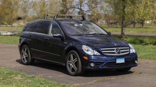 10 fast V8-powered performance cars everyone forgot about