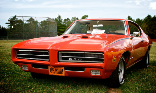 17 Stylish Cars That Made Waves in the 1960s