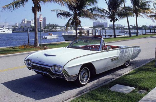 17 Stylish Cars That Made Waves in the 1960s