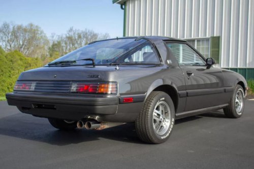 「新車？いや、1982年製だ」走行2500km・冷凍保存のRX-7が現実に…しかも手が届く価格でオークションに登場