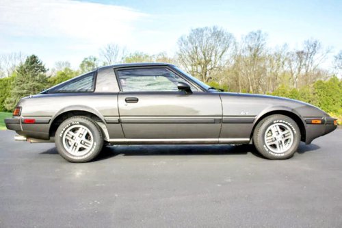 「新車？いや、1982年製だ」走行2500km・冷凍保存のRX-7が現実に…しかも手が届く価格でオークションに登場