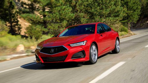 The Japanese luxury sedan more sporty than a BMW 5 Series