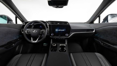 How the most reliable Genesis SUV compares to its closest Lexus rival