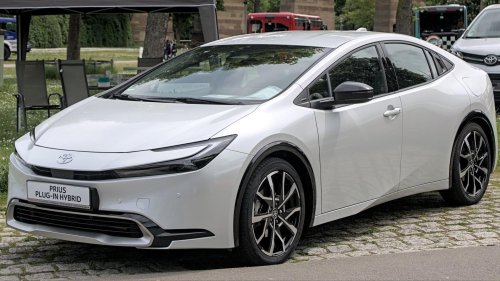 Top Up The Tank: The 20 Best Cars That Take Regular Gas