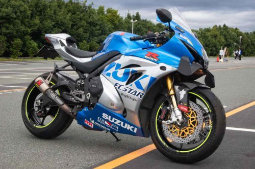 100周年記念カラー『GSX-R1000R』のフロントスポイラーがスゴいことに!? 数々のGSX-Rを乗り継いだオーナー自慢の1台！【SUZUKI HEROES！スズキ乗り突撃インタビューFile／GSX-S/R MEETING 2024編 ①】