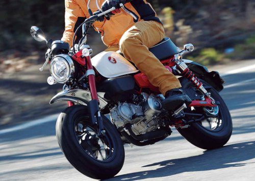 【レビュー】ホンダ「モンキー125」インプレ（2025年）走りの性能と装備の特徴を徹底解説