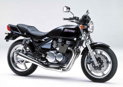 カワサキ「ゼファー400」の系譜｜ネイキッドブームを作り出した、自然体で楽しめるみんなの4気筒モデル【バイクの歴史】