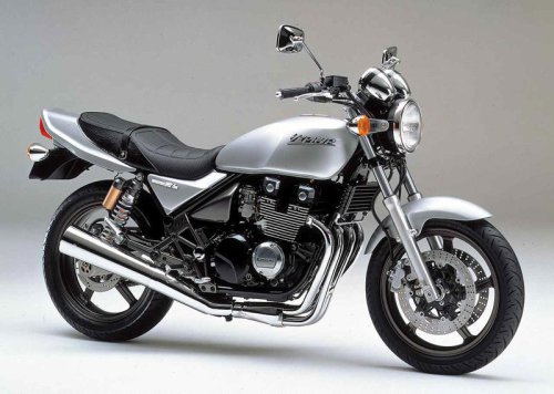 カワサキ「ゼファー400」の系譜｜ネイキッドブームを作り出した、自然体で楽しめるみんなの4気筒モデル【バイクの歴史】