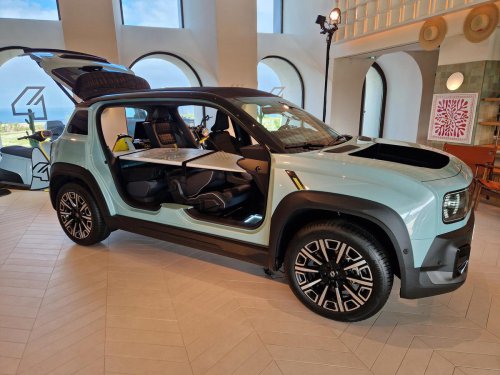 Renault 4 E-Tech 2025: Características, precios, prueba y opinión