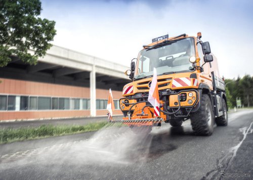 メルセデスベンツの特殊車両『ウニモグ』さらに万能に、新操作システム搭載