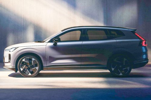 「EVでもガソリンでもない第三の選択肢」ボルボXC70、200km電動走行可能な次世代ハイブリッドSUVが登場