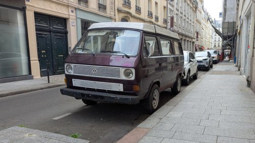 Photos of T3 Volkswagen Transporter Camper in Paris