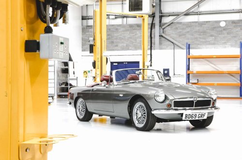 Los mejores coches clásicos electromod que causan controversia