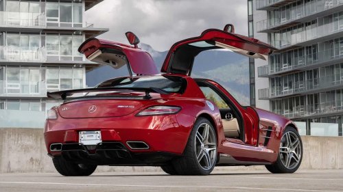 9 Sports Cars That Were Way Too Powerful For Their Time
