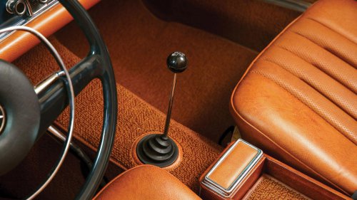 A 1971 Mercedes-Benz 280 SL "Pagoda" in Photos