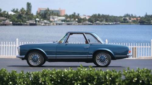 A 1971 Mercedes-Benz 280 SL "Pagoda" in Photos