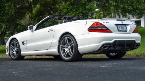 9 Sports Cars That Were Way Too Powerful For Their Time