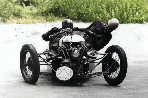 El misterioso mundo del automóvil de tres ruedas