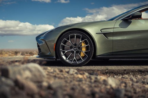 2026 Aston Martin Vantage Roadster Has Wide Fenders and an Even Wider Grille