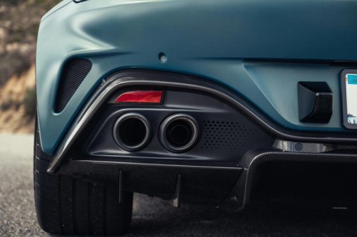 2026 Aston Martin Vantage Roadster Has Wide Fenders and an Even Wider Grille