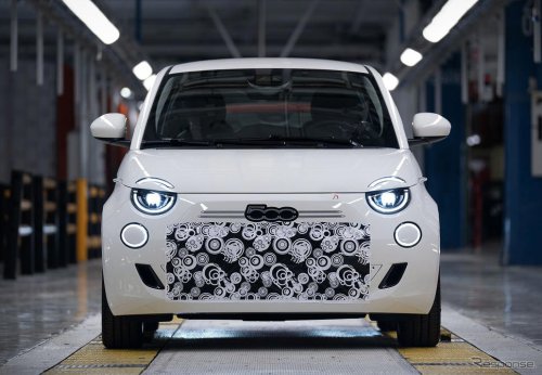 「500eとは違う顔？」MT車もある！ フィアットの新型『500ハイブリッド』が話題に