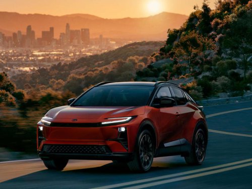 トヨタ新型「C-HR」が北米デビュー。航続距離約464kmのBEVコンパクトSUV