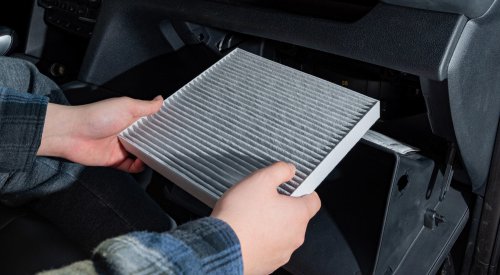 ¿El aire acondicionado del coche huele mal? Soluciónalo en solo cinco pasos