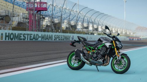 Kawasaki’s 2025 Z900 SE Is Their Best Version of a Streetfighter Yet