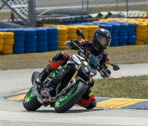 Kawasaki’s 2025 Z900 SE Is Their Best Version of a Streetfighter Yet