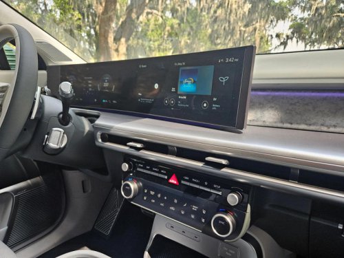 The 2026 Hyundai Ioniq 9 Is an Excellent Three-Row EV