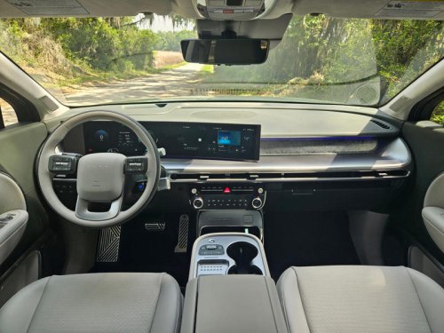 The 2026 Hyundai Ioniq 9 Is an Excellent Three-Row EV