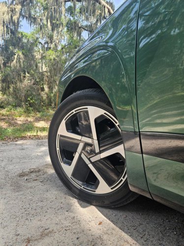 The 2026 Hyundai Ioniq 9 Is an Excellent Three-Row EV