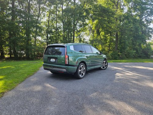 The 2026 Hyundai Ioniq 9 Is an Excellent Three-Row EV