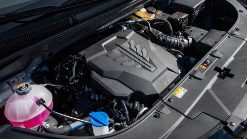 The Kia Carnival is the minivan that SUV buyers secretly want