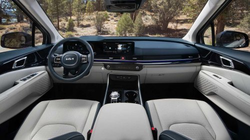 The Kia Carnival is the minivan that SUV buyers secretly want