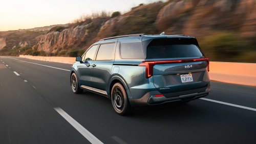 The Kia Carnival is the minivan that SUV buyers secretly want