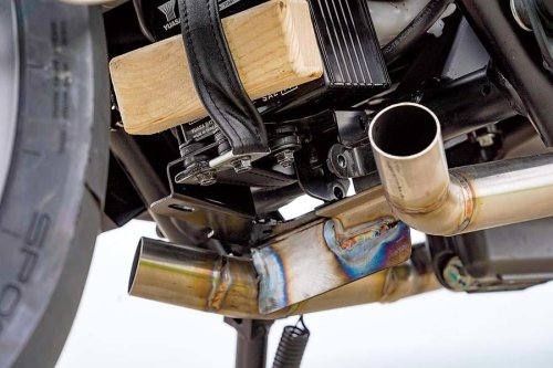 ホンダモトラッド CL500（ホンダ CL500）ビーチという会場の雰囲気に合わせたサーフィンモチーフ【Heritage&amp;Legends】