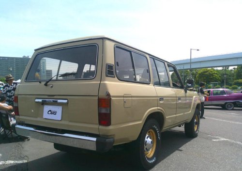 前期型グリル+丸目ライトにカスタム トヨタ・ランドクルーザー60（FJ62G）【みんなのクルマ】