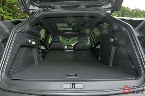 プジョー最強の“300馬力”SUV「3008」がスゴイ！ 1.6リッターエンジン搭載の「GT HYBRID4」どんなクルマ？ 軽井沢の｢愛車映えスポット｣へドライブして感じた“実力”とは