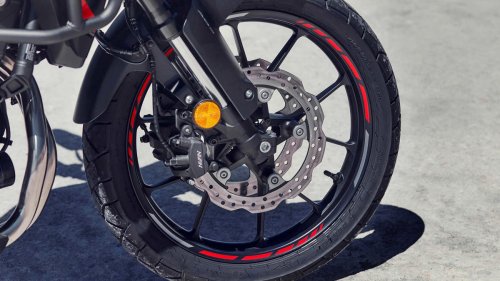 Why the Honda NX500 is perfect for daily rides and dirt roads