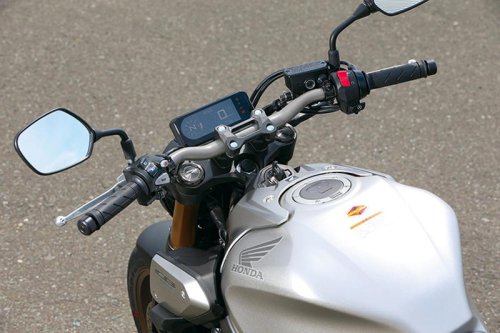 大型初心者にもおすすめの4気筒ネイキッドスポーツバイク・ホンダ『CB650R』は2019年モデルでもバランスが良く扱い易い！【チョイフル！中古バイク選びの参考書／HONDA CB650R（2019～2020）】