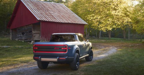 As EVs stumble, automakers are bringing back a kind of hybrid that promises long range