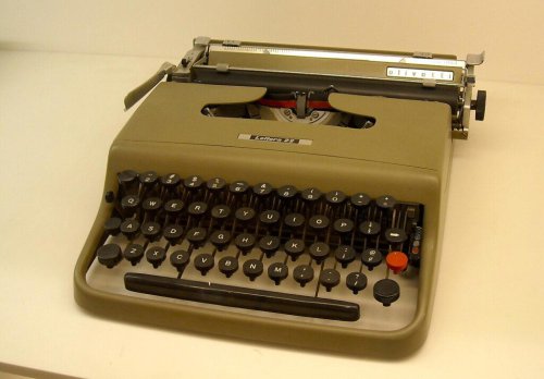 19 Antique Typewriters Collectors Truly Value