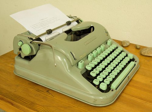 19 Antique Typewriters Collectors Truly Value