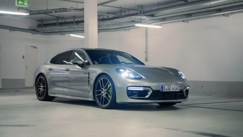 Un Porsche atascado en plena montaña: la sorpresa mayúscula de los excursionistas