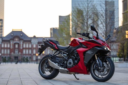 大型バイク『GSX-S1000GT』で片道360km走って“生マグロ”を食べにいくのは文字通り『朝飯前』かもしれない【SUZUKI GSX-S1000GT ／ ツーリングインプレ② 高速道路編】
